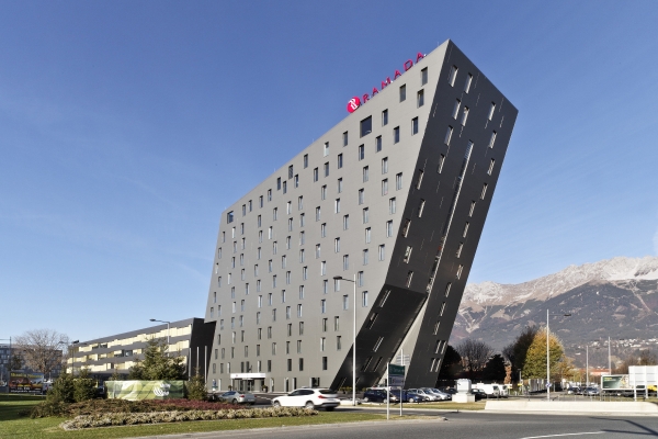 Hotel Ramada Tivoli